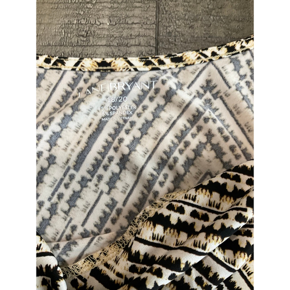 Lane Bryant 18/20 Sleeveless Chevron Print Cowl Neck Top with Gold Zipper Detail - Picture 5 of 5